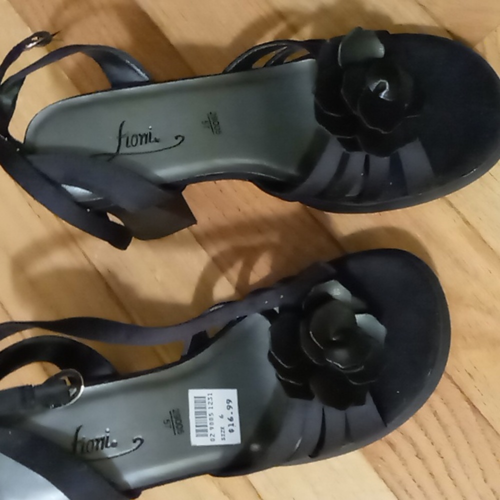 Women's black heels